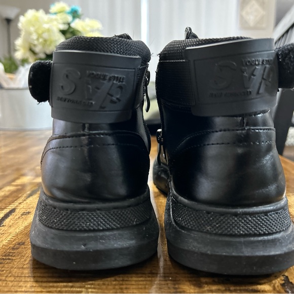 Black soft Italian boots. - Picture 3 of 5